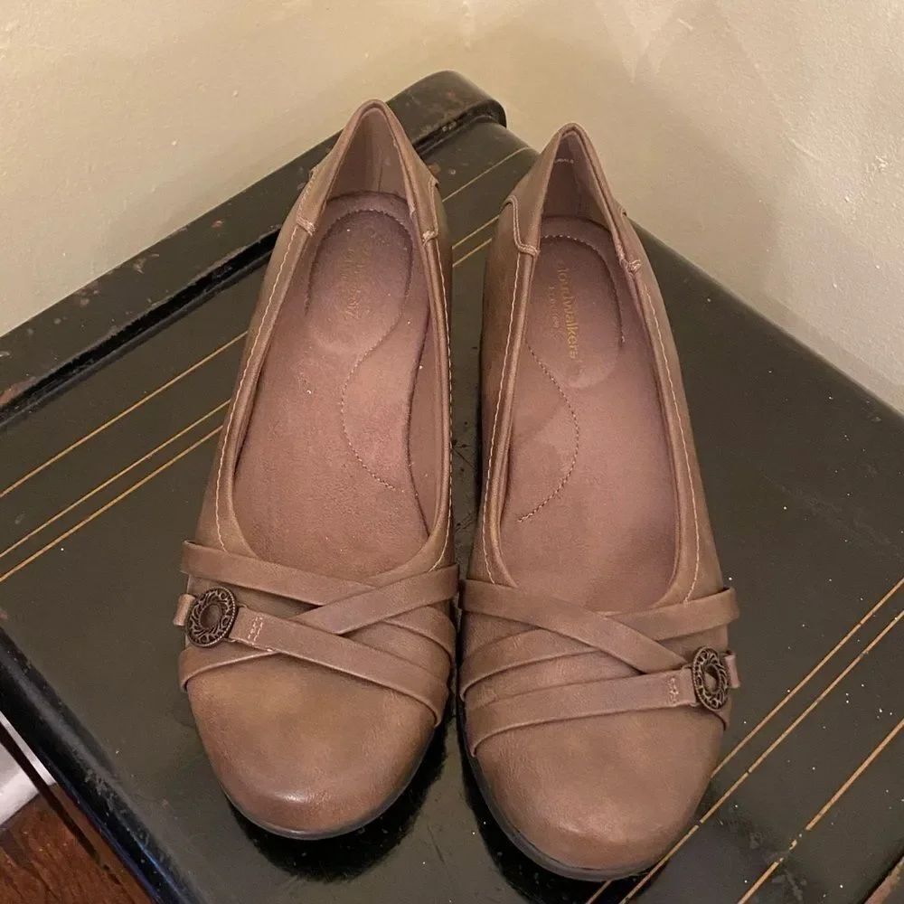 *CLOUDWALKERS* Sz 8.5W Brown Ballet Padded Sole